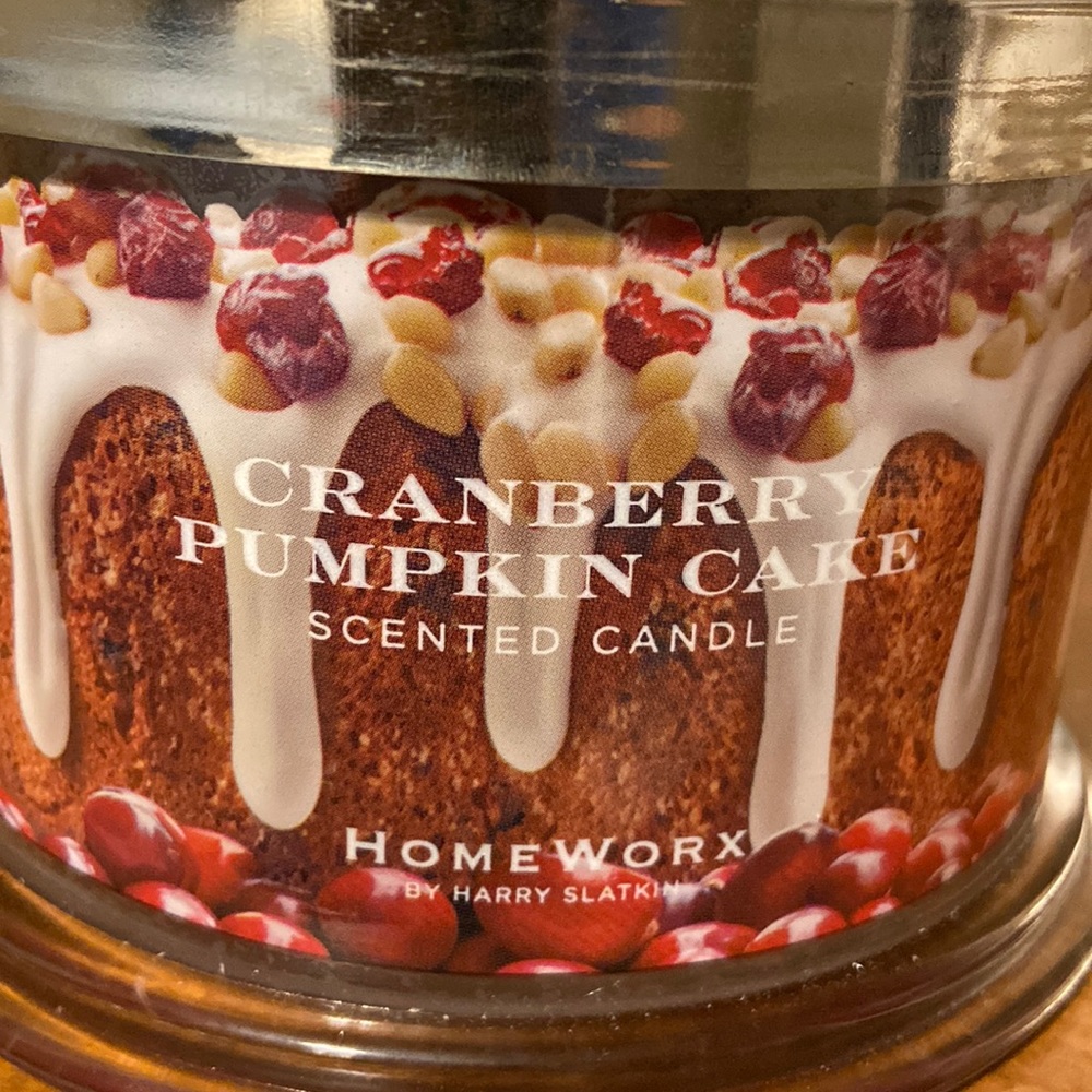 NEW - NEVER BURNED Cranberry Pumpkin Cake candle - Homeworx by Harry Slatkin